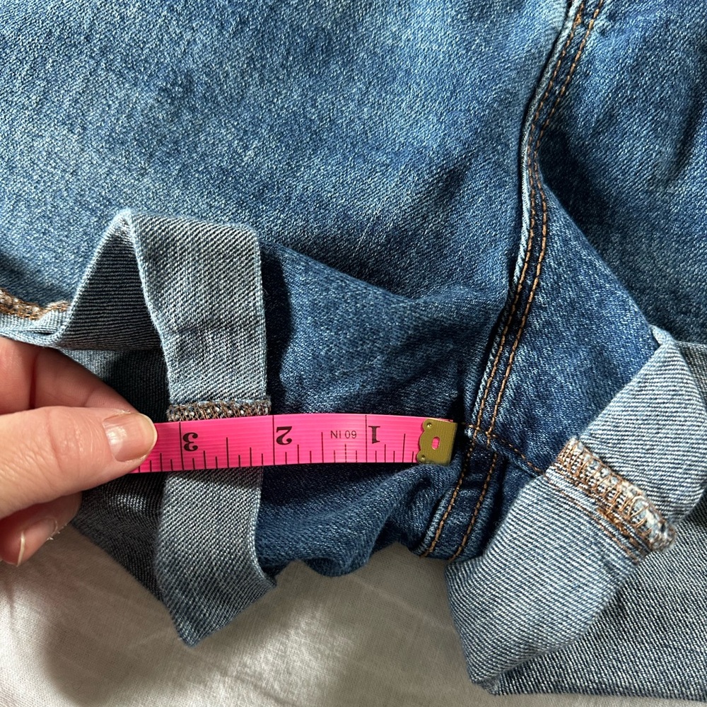 Old Navy Women's Dark Blue Jean Shorts size 16 - Picture 6 of 7